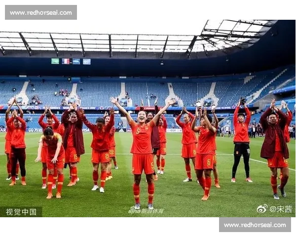 从对抗到创造身体流足球如何重塑现代比赛的节奏与想象力未来方向 从对抗到创造身体流足球如何重塑现代比赛的节奏与想象力未来方向